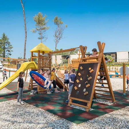 Mobile Homes With Pool In Tar - Porec-istrien 38572 Village de vacances Poreč