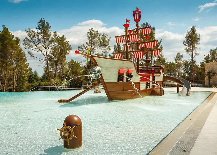 Semesterpark Mobile Homes With Pool In Tar - Porec-istrien 38572 Poreč