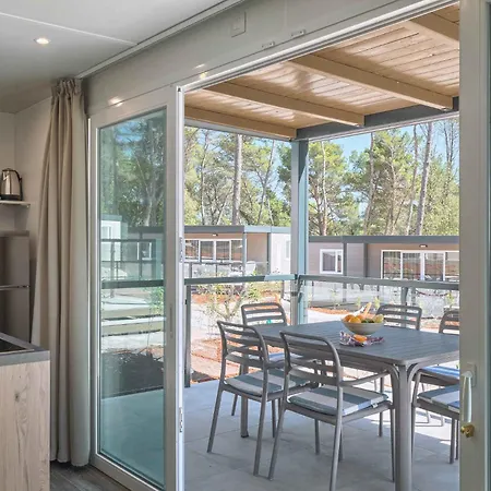 Mobile Homes With Pool In Tar - Porec-istrien 38572 بوريتش