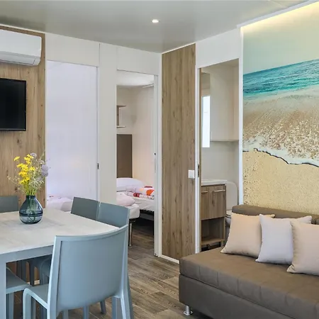 Mobile Homes With Pool In Tar - Porec-istrien 38572 منتزه العطل بوريتش