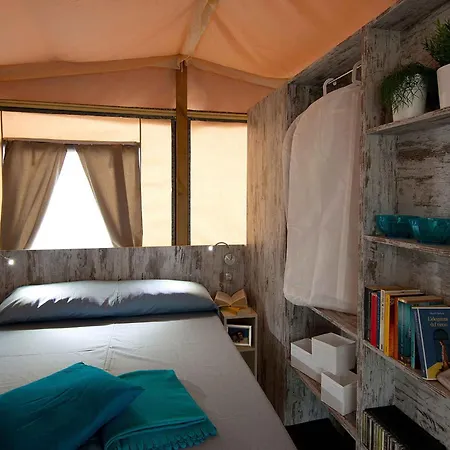 Kompleks wypoczynkowy Mobile Homes With Pool In Tar - Porec-istrien 38572