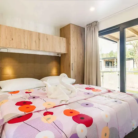 Mobile Homes With Pool In Tar - Porec-istrien 38572 Poreč