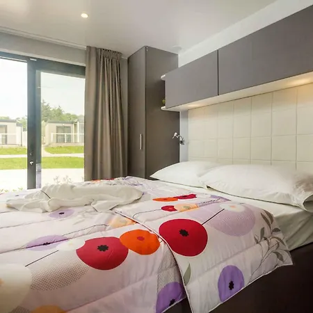 Mobile Homes With Pool In Tar - Porec-istrien 38572 Poreč