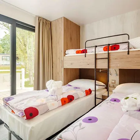 Feriepark Mobile Homes With Pool In Tar - Porec-istrien 38572