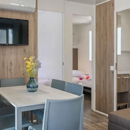 منتزه العطل Mobile Homes With Pool In Tar - Porec-istrien 38572 *