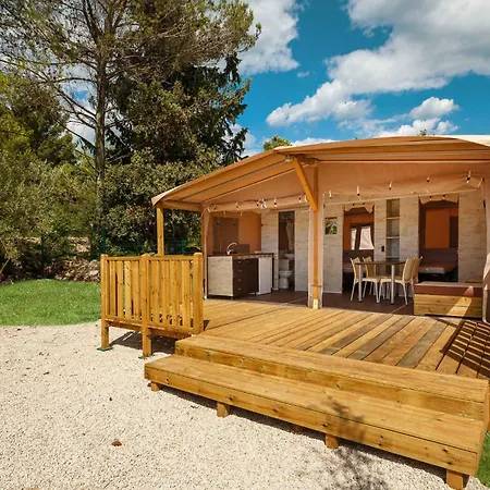 Kompleks wypoczynkowy Mobile Homes With Pool In Tar - Porec-istrien 38572