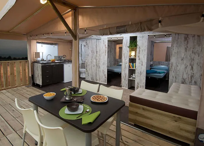 База отдыха Mobile Homes With Pool In Tar - Porec-istrien 38572 Пореч