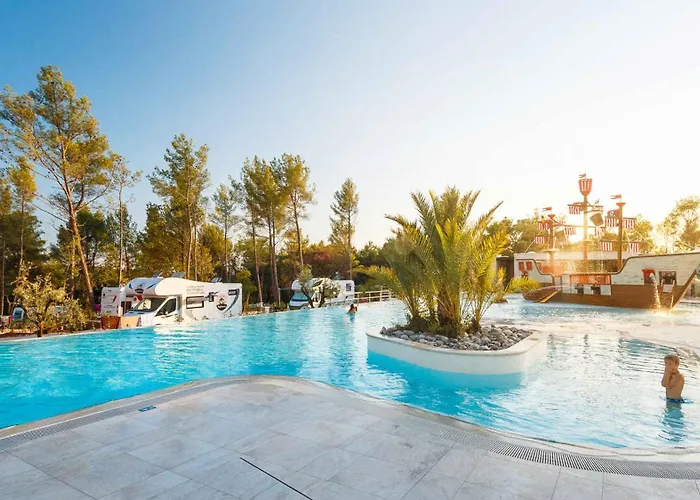 Mobile Homes With Pool In Tar - Porec-istrien 38572 База отдыха *