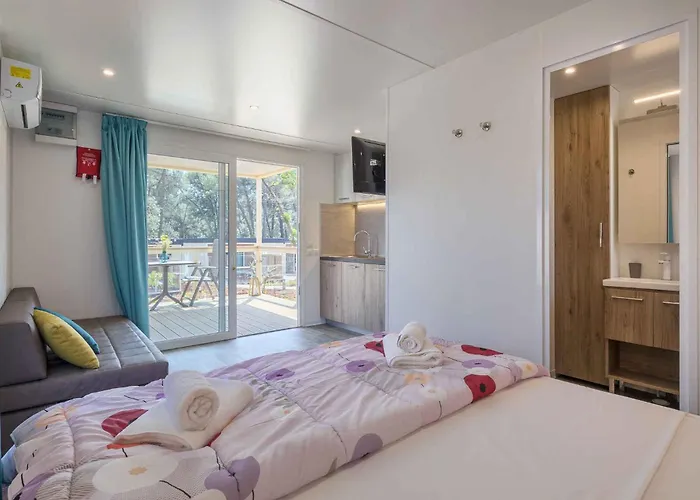 Mobile Homes With Pool In Tar - Porec-istrien 38572 פורץ