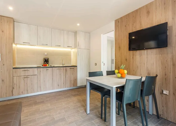 База отдыха Mobile Homes With Pool In Tar - Porec-istrien 38572 *