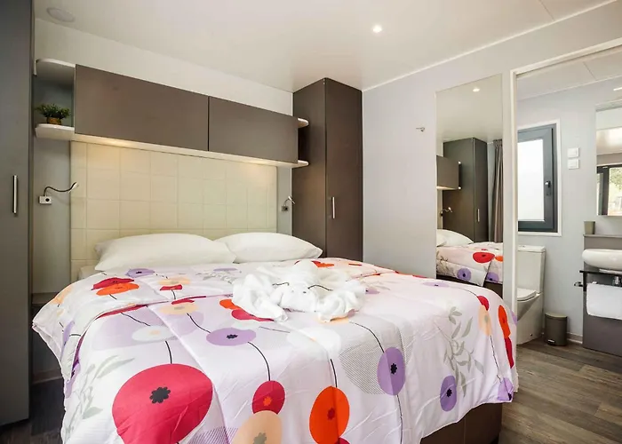 Mobile Homes With Pool In Tar - Porec-istrien 38572 פורץ