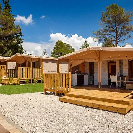 Mobile Homes With Pool In Tar - Porec-istrien 38572 Üdülőpark