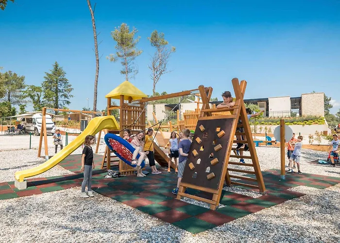 Mobile Homes With Pool In Tar - Porec-istrien 38572 Üdülőpark Poreč